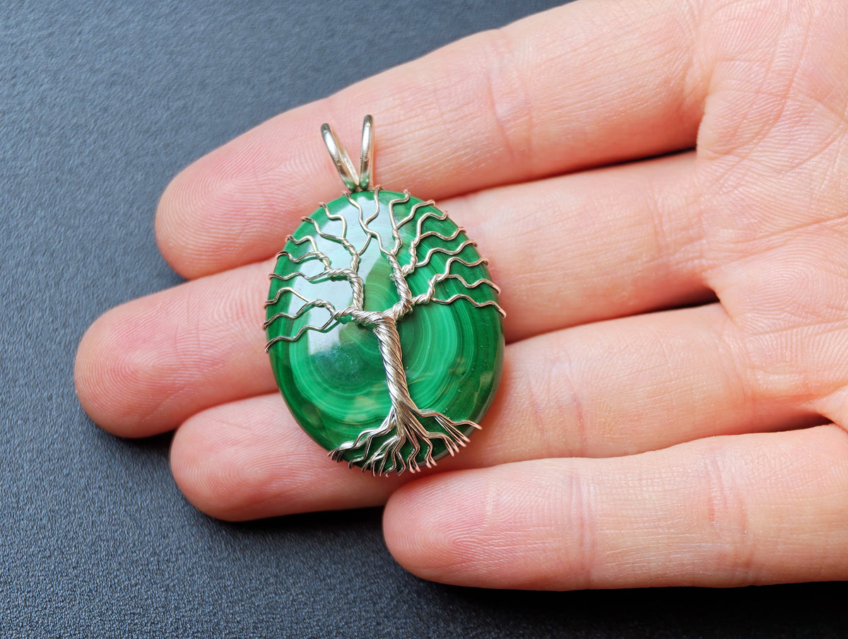Tree pendant with a malachite gemstone