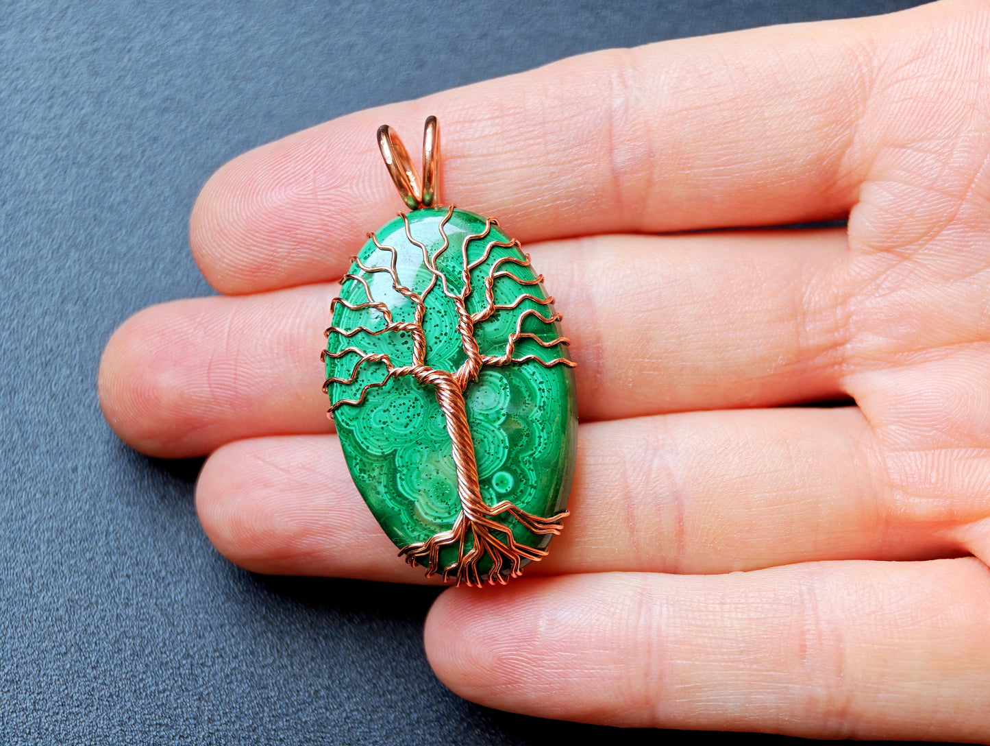 Tree pendant with a malachite gemstone