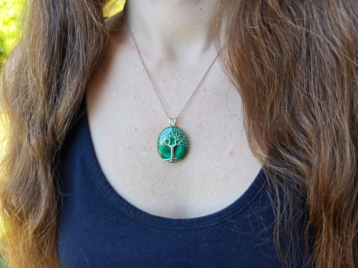 Tree pendant with a malachite gemstone