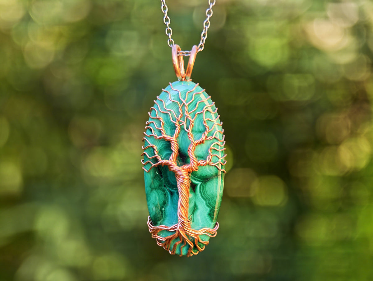 Tree pendant with a malachite gemstone