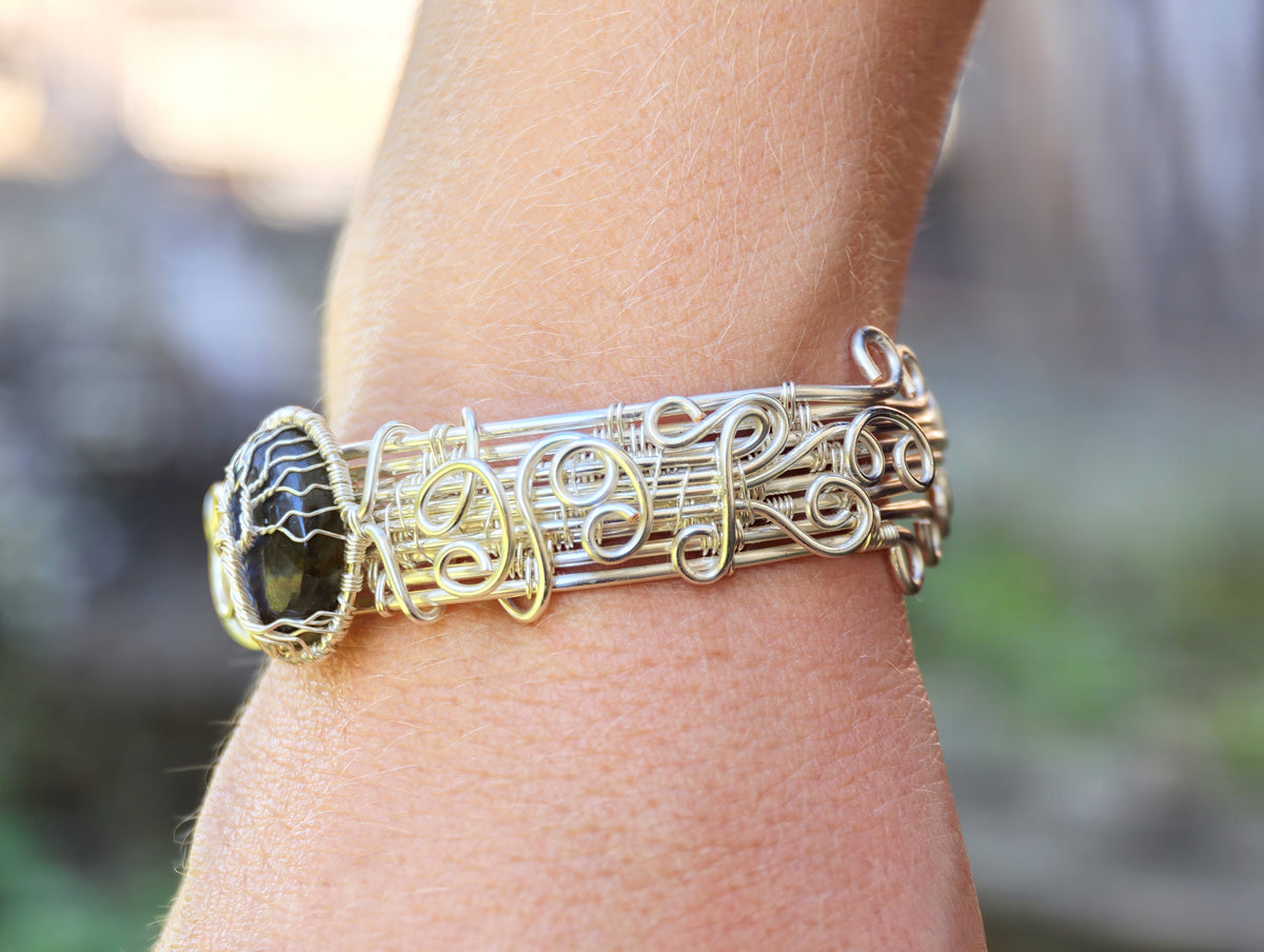 Cuff tree bracelet with a labradorite gemstone