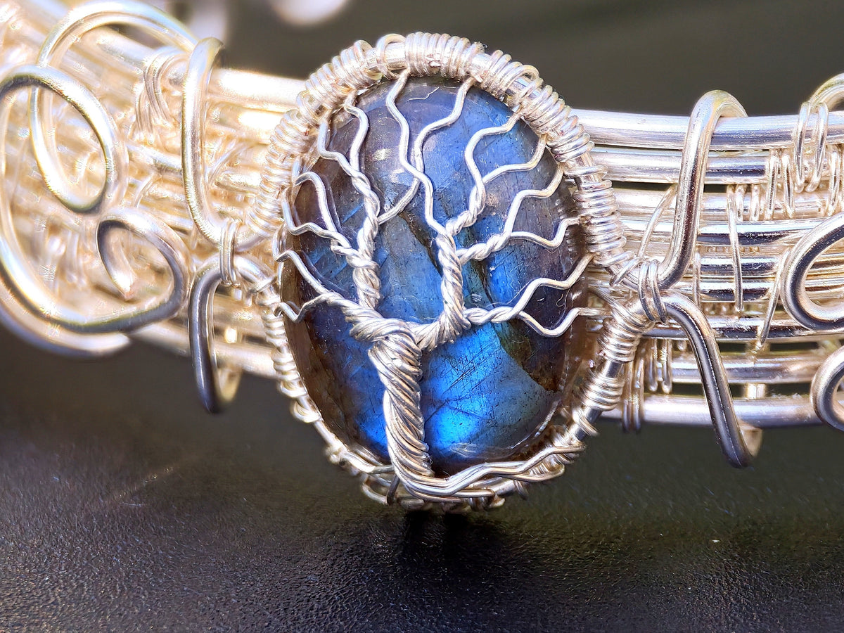 Cuff tree bracelet with a labradorite gemstone