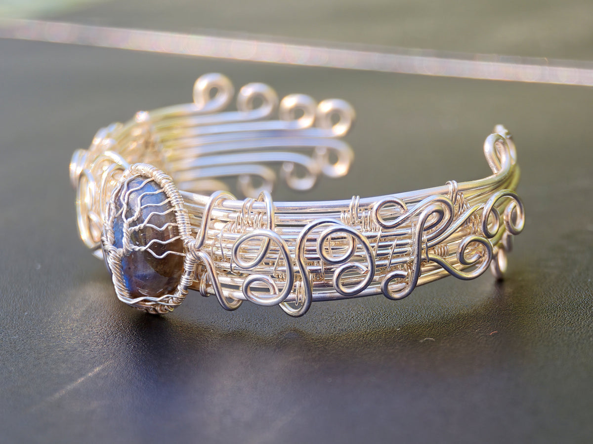 Cuff tree bracelet with a labradorite gemstone