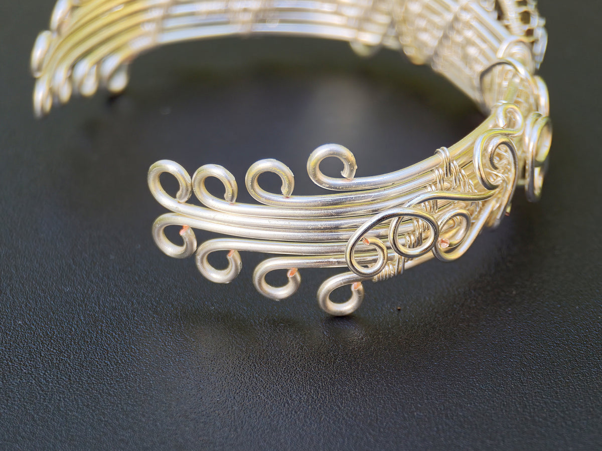Cuff tree bracelet with a labradorite gemstone
