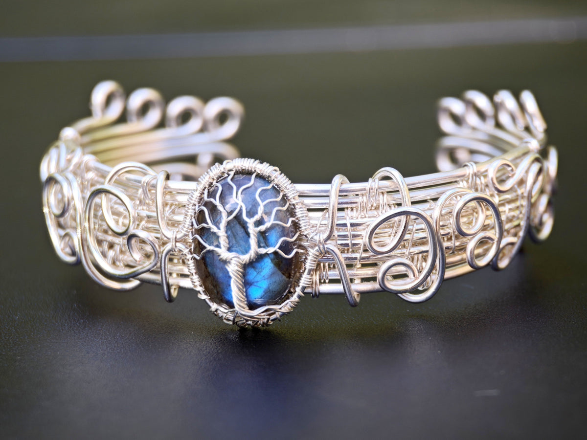Cuff tree bracelet with a labradorite gemstone