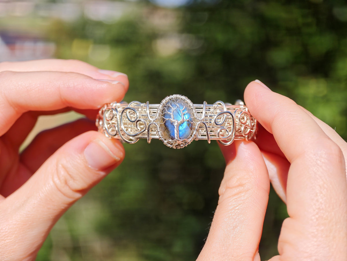 Cuff tree bracelet with a labradorite gemstone