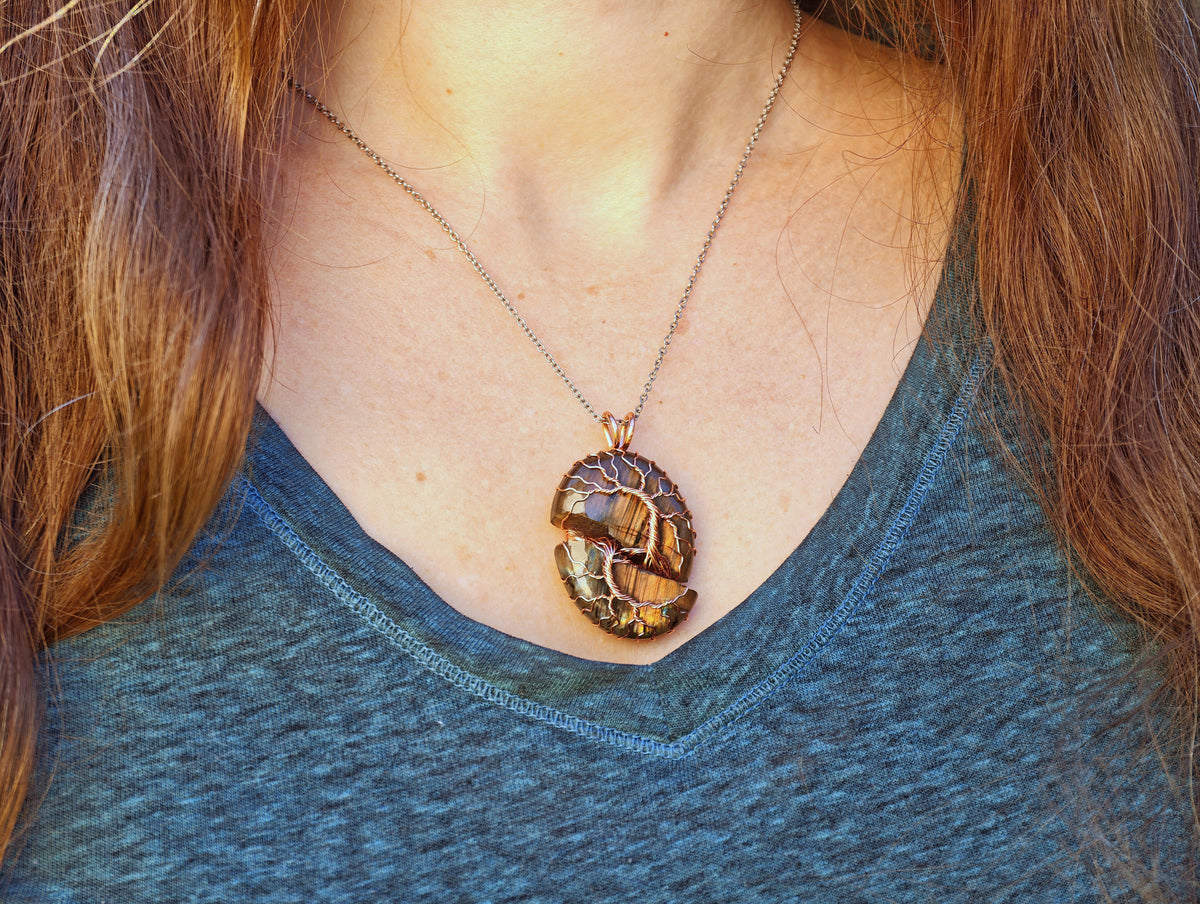 Tree pendant with a broken labradorite gemstone