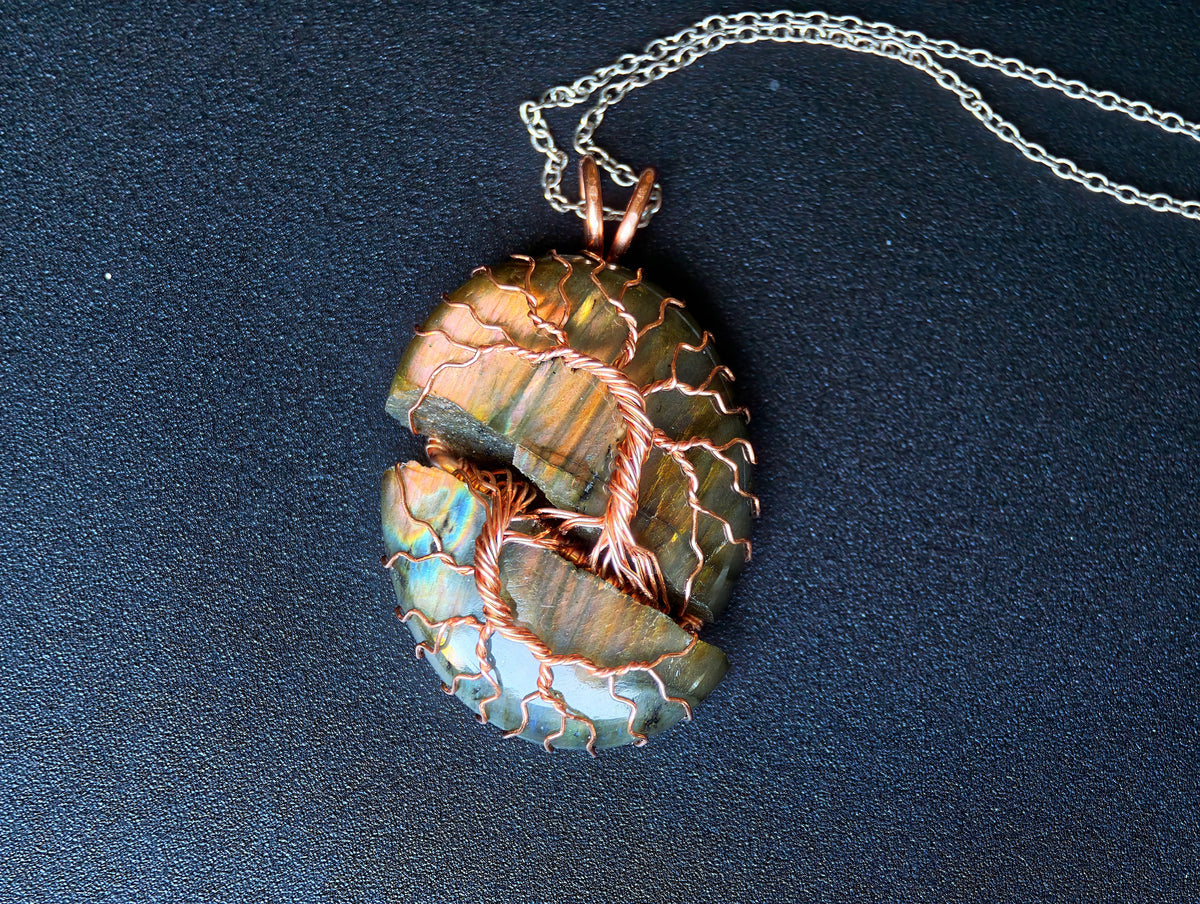 Tree pendant with a broken labradorite gemstone
