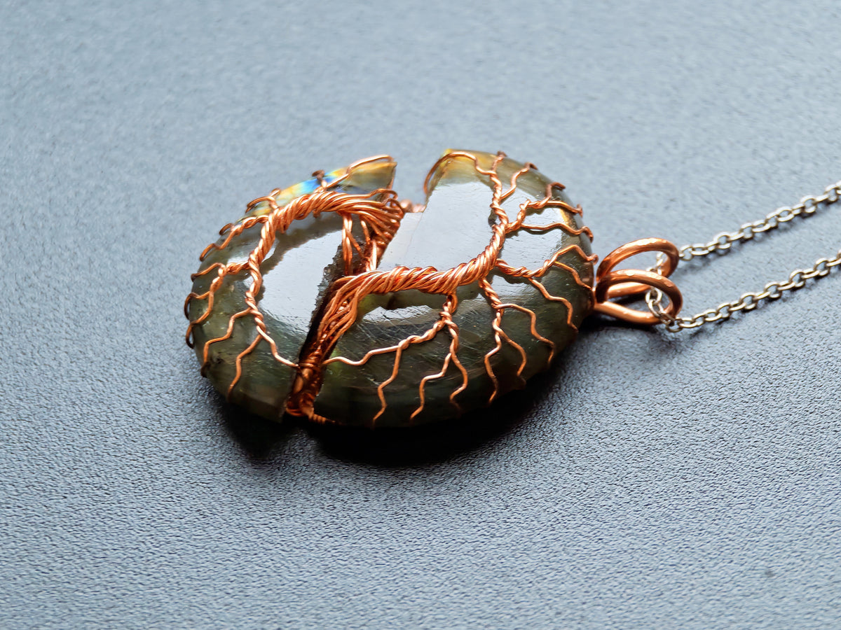 Tree pendant with a broken labradorite gemstone