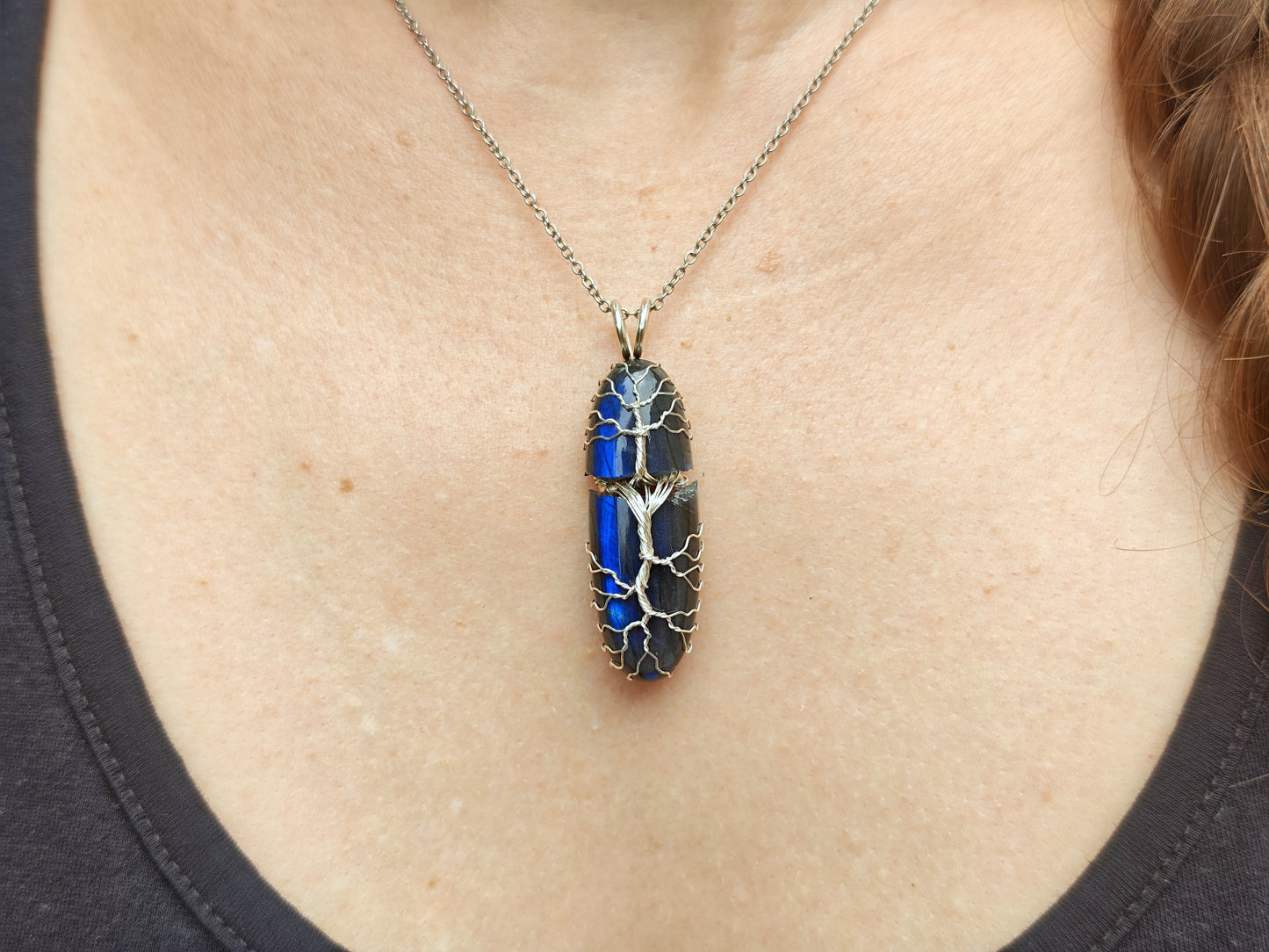 Tree pendant with a broken labradorite gemstone