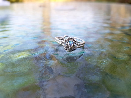 Tree ring with a labradorite gemstone