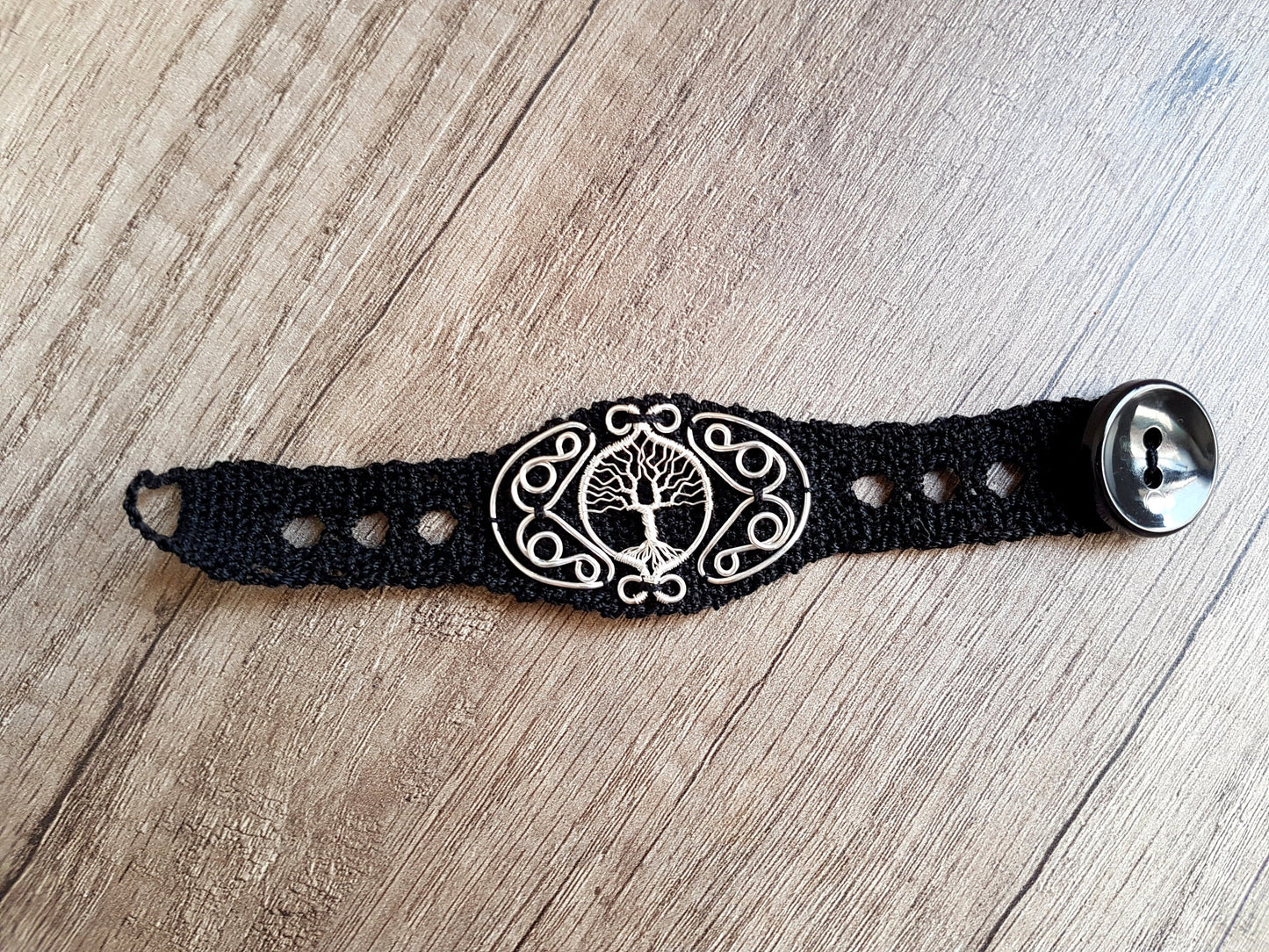 Crochet tree bracelet