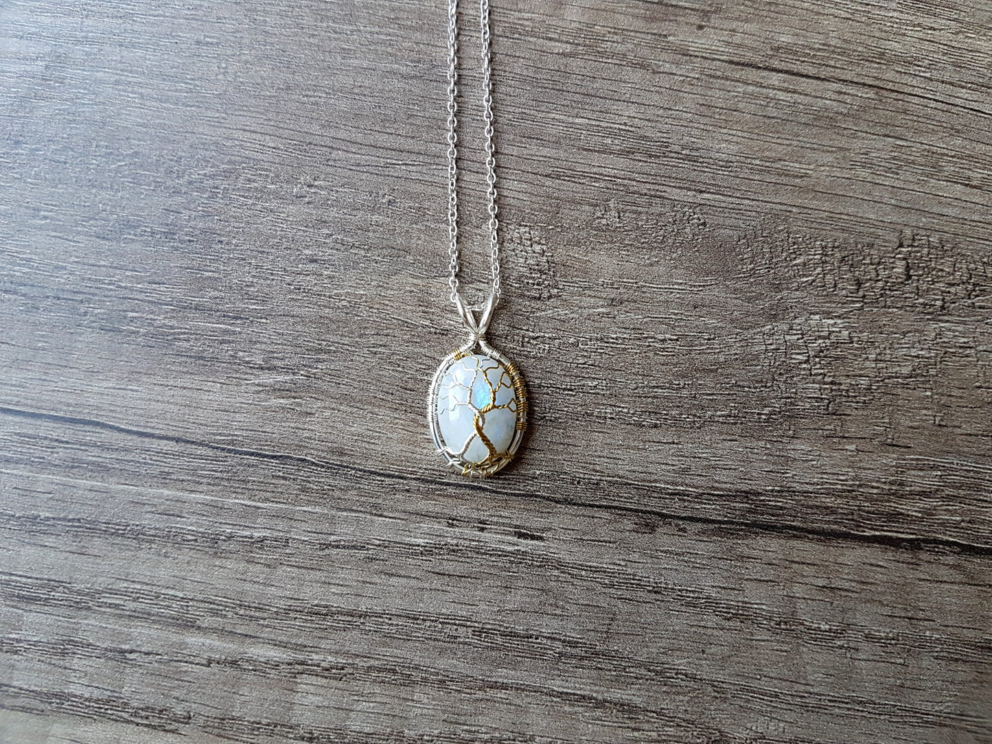 Fantasy inspired pendant: The Two Trees