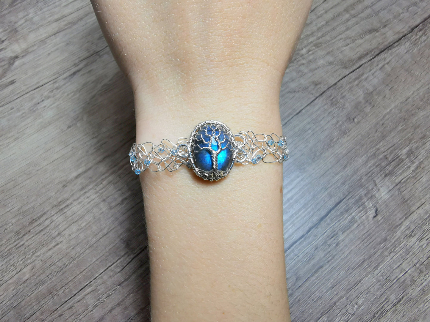 Wire crochet tree bracelet with a labradorite gemstone