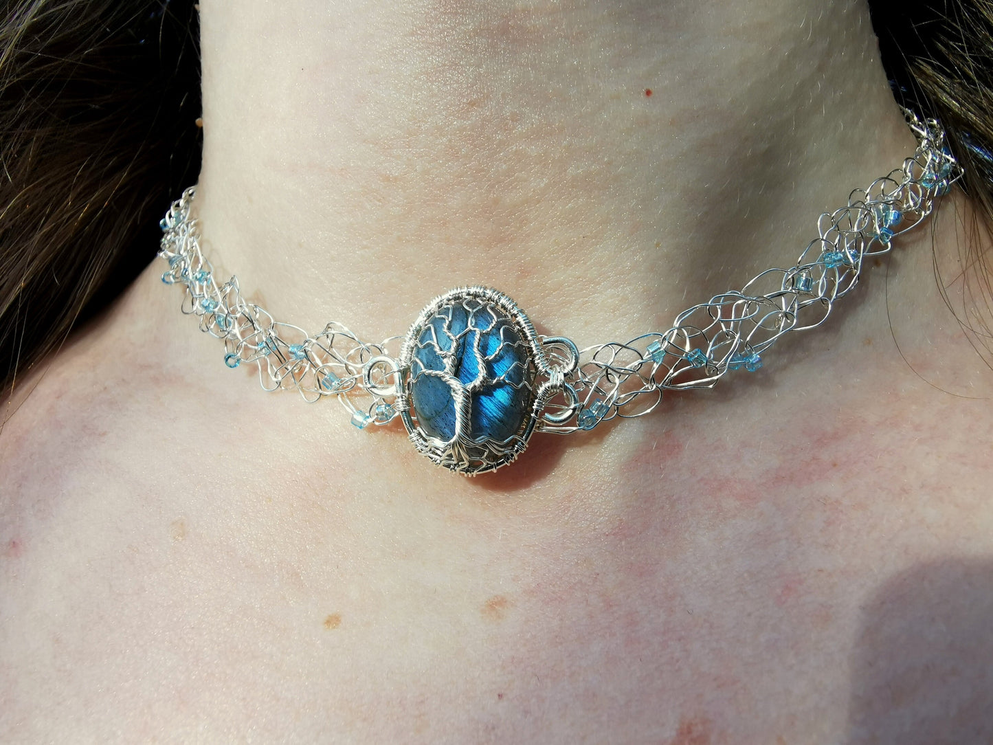 Wire crochet choker with a labradorite gemstone