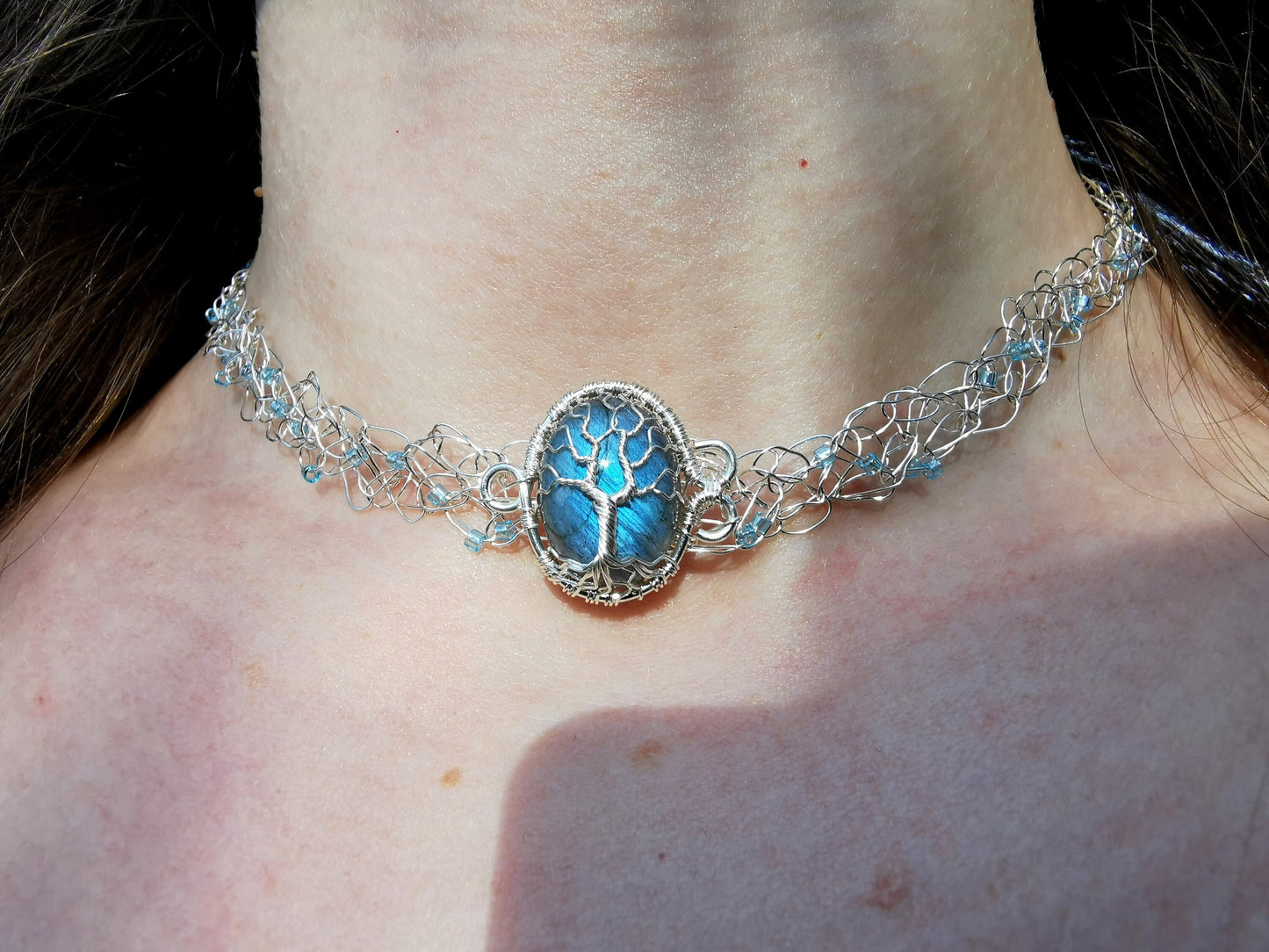 Wire crochet choker with a labradorite gemstone