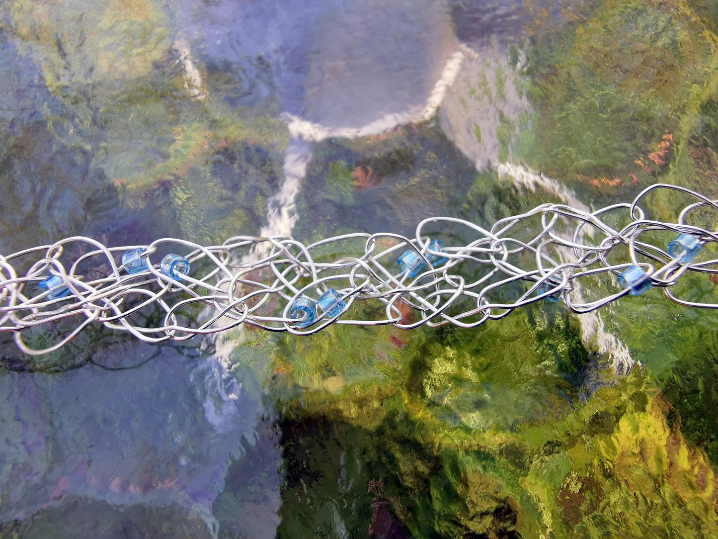 Wire crochet choker with a labradorite gemstone