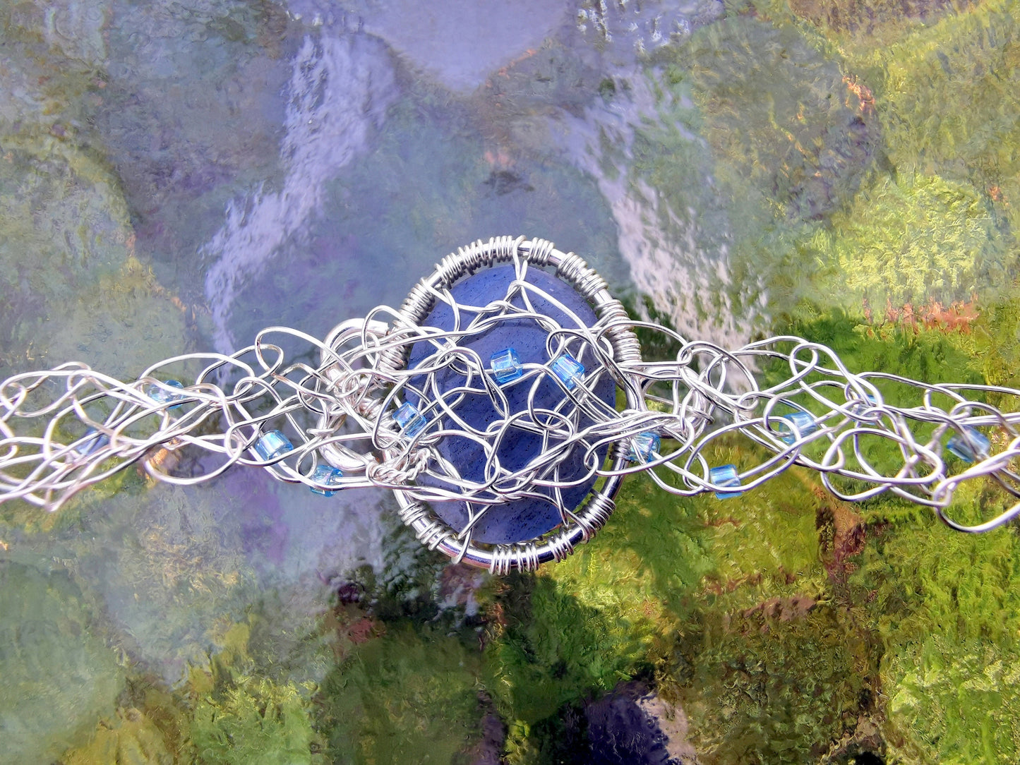Wire crochet choker with a labradorite gemstone