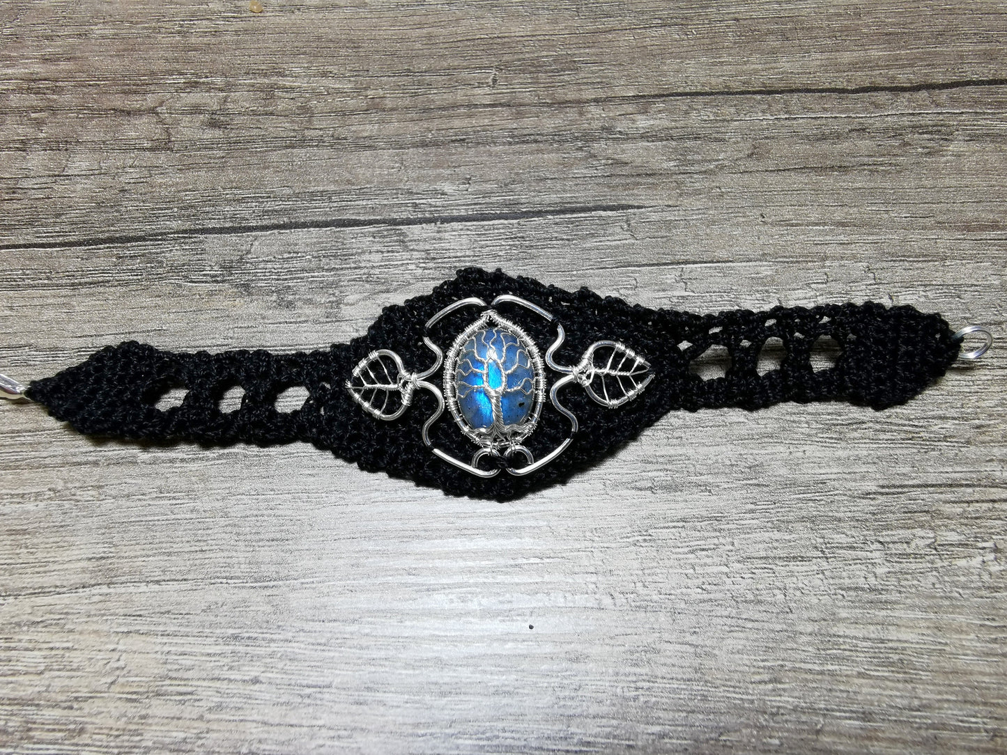 Crochet tree bracelet with a labradorite gemstone