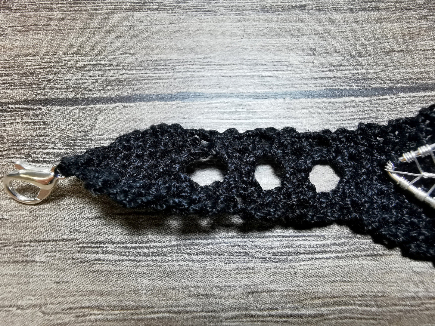 Crochet tree bracelet with a labradorite gemstone