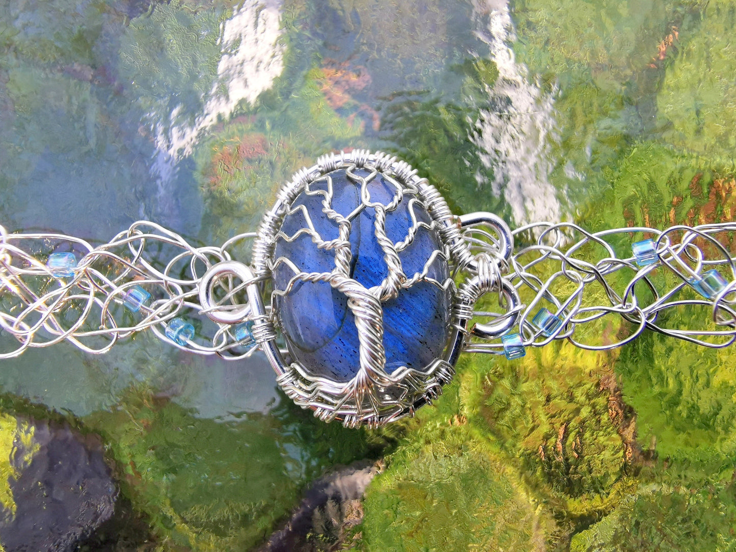 Wire crochet choker with a labradorite gemstone