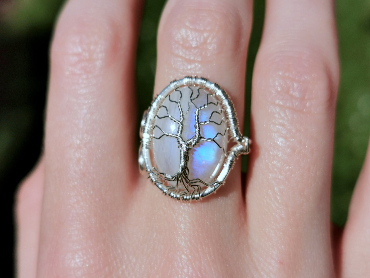 Tree ring with a moonstone