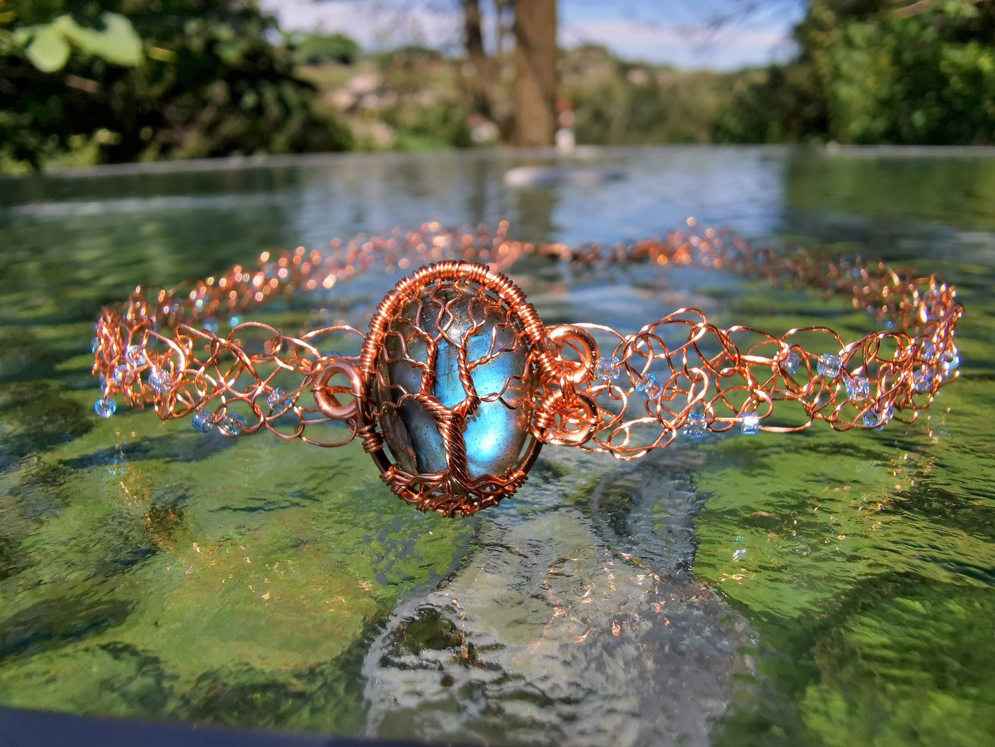 Wire crochet choker with a labradorite gemstone