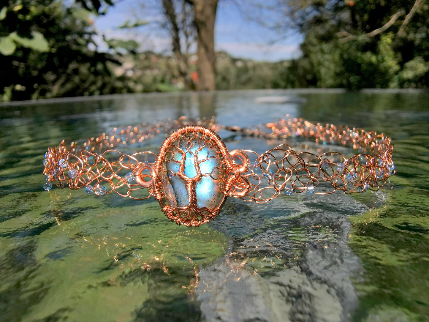Wire crochet choker with a labradorite gemstone