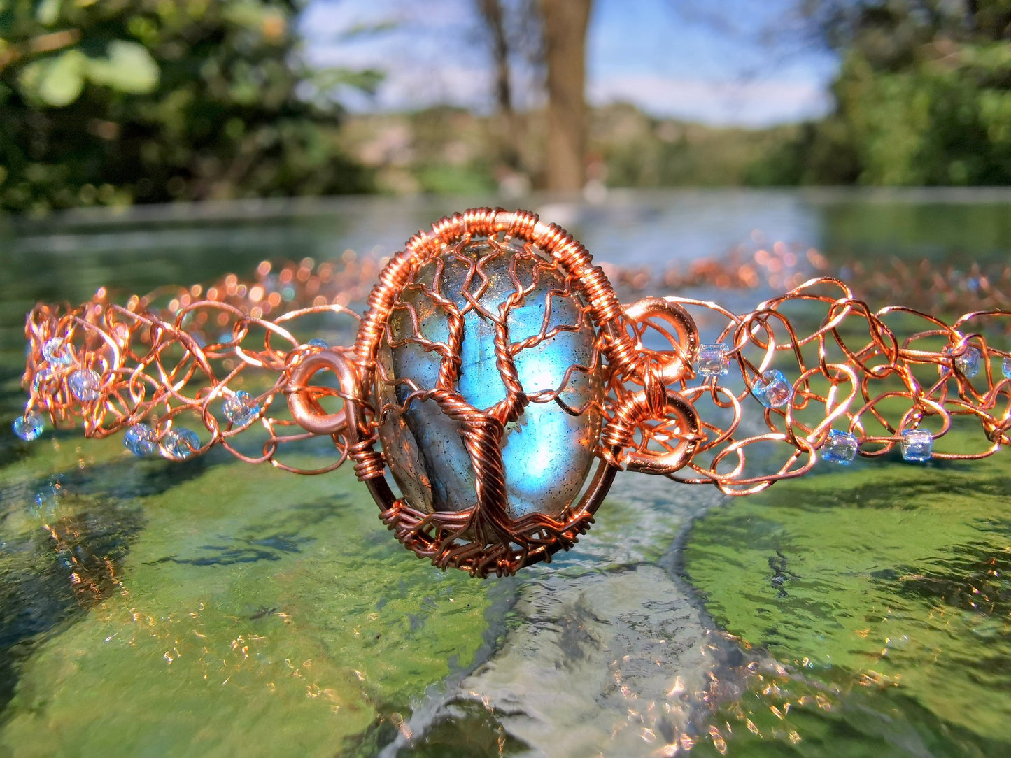 Wire crochet choker with a labradorite gemstone