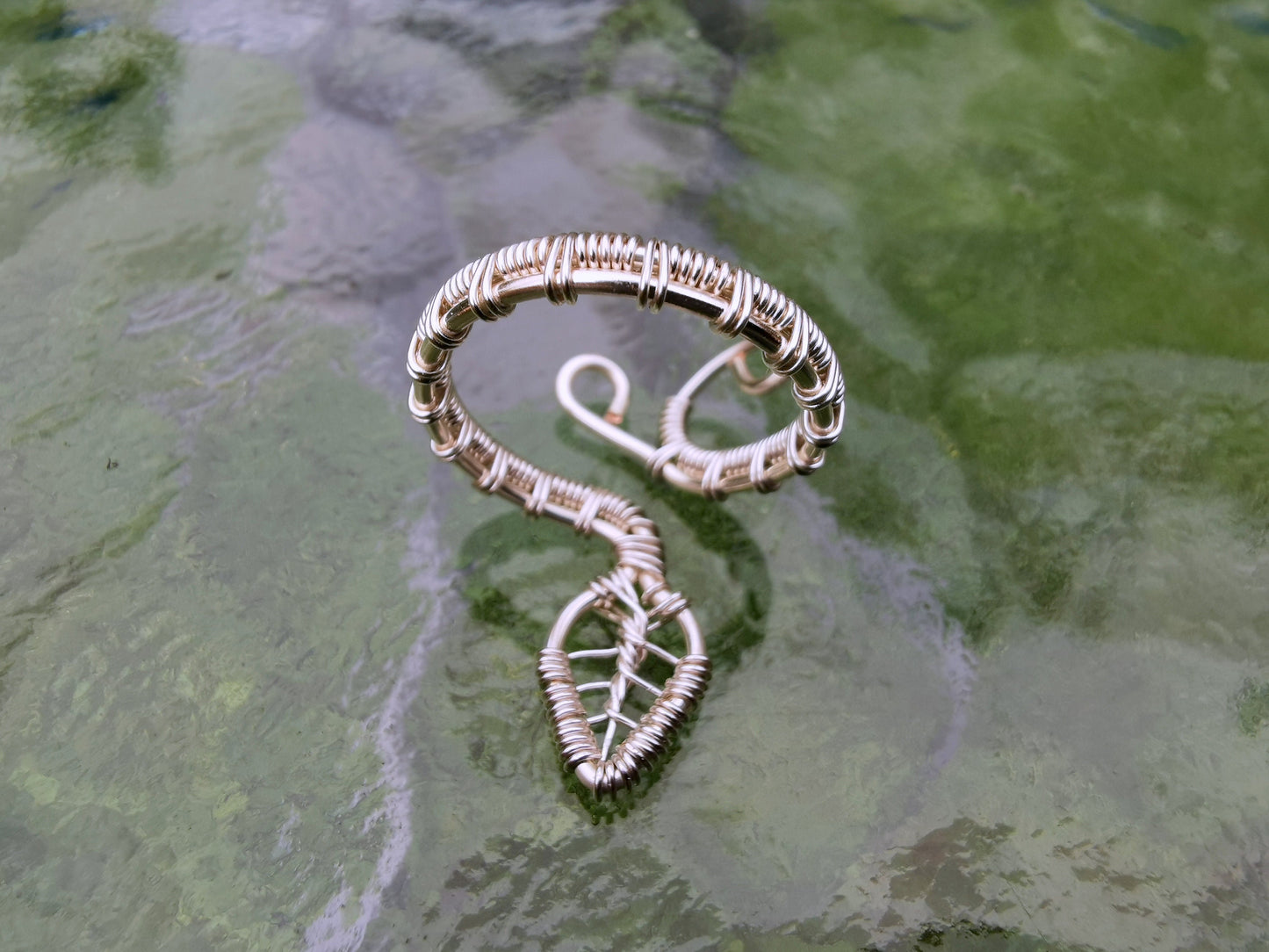 Leaf wire wrap ring