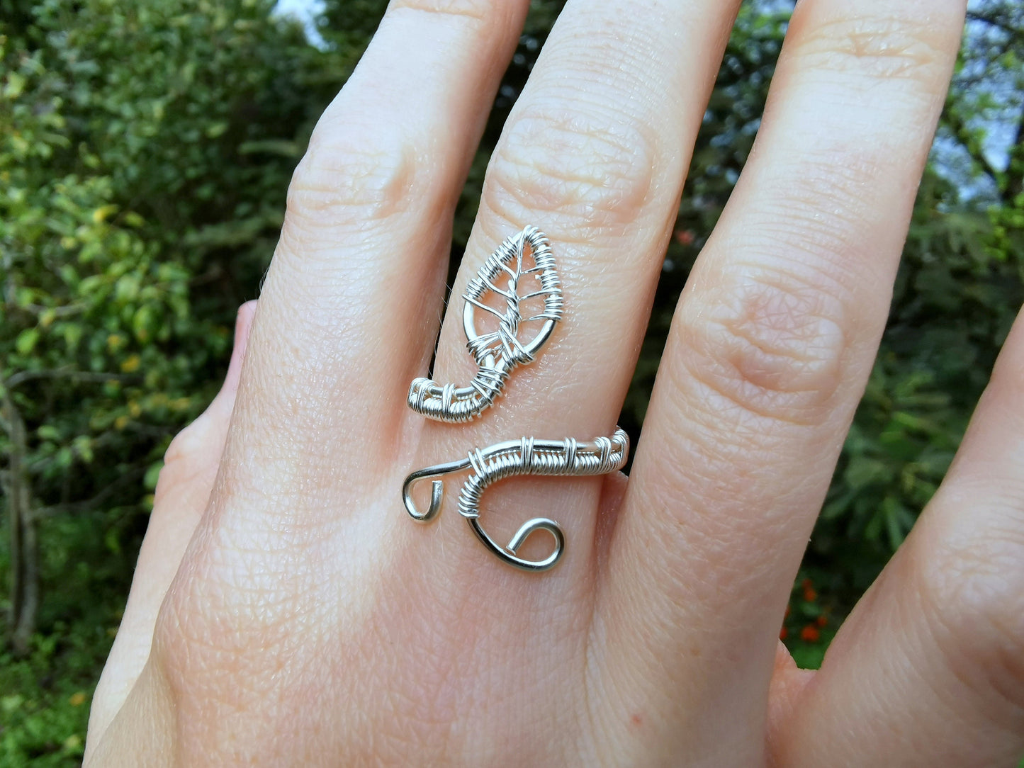 Leaf wire wrap ring