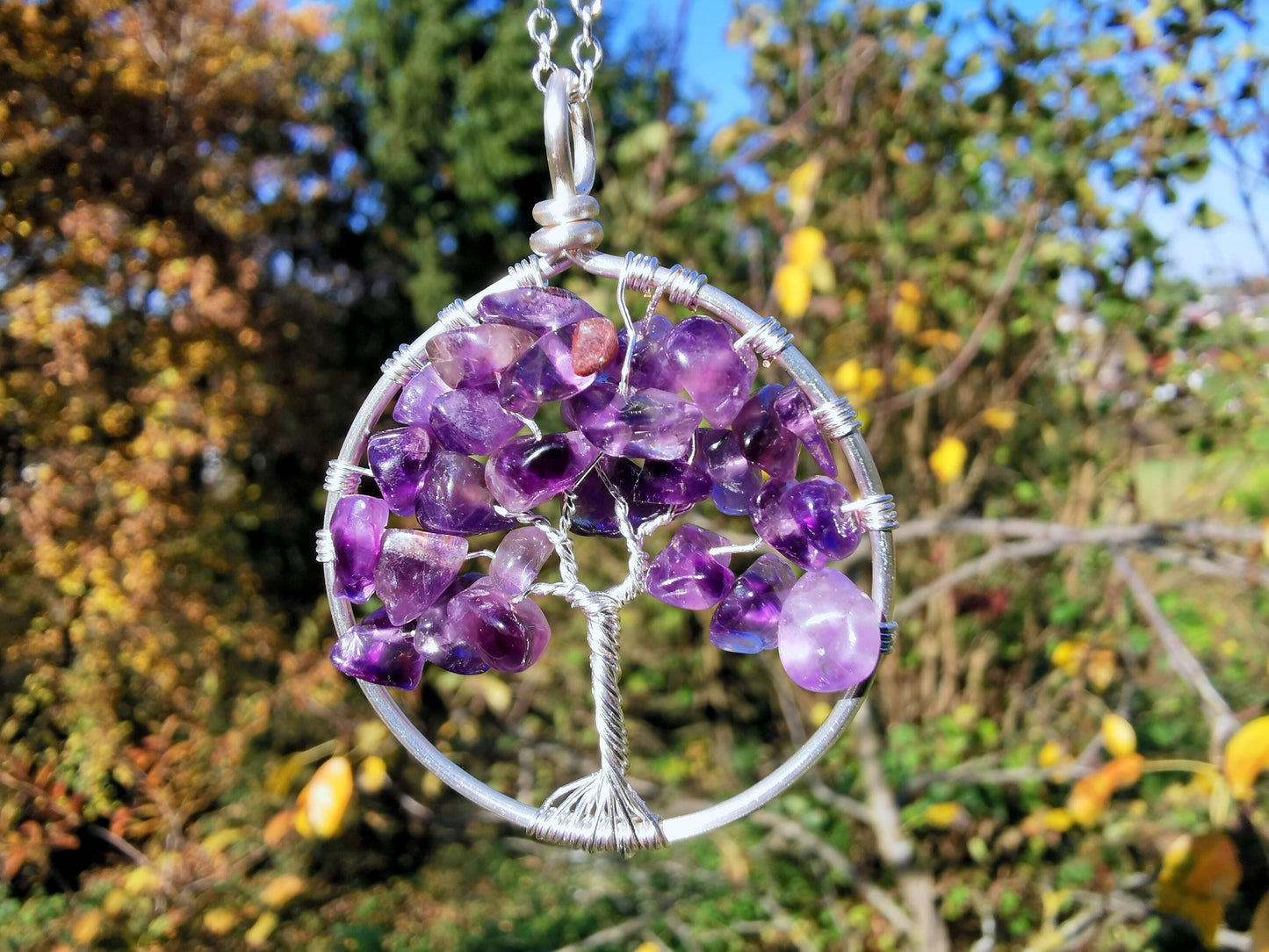 Tree pendant with amethyst gemstones