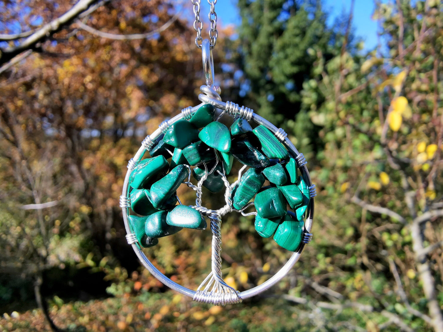 Tree pendant with malachite gemstones