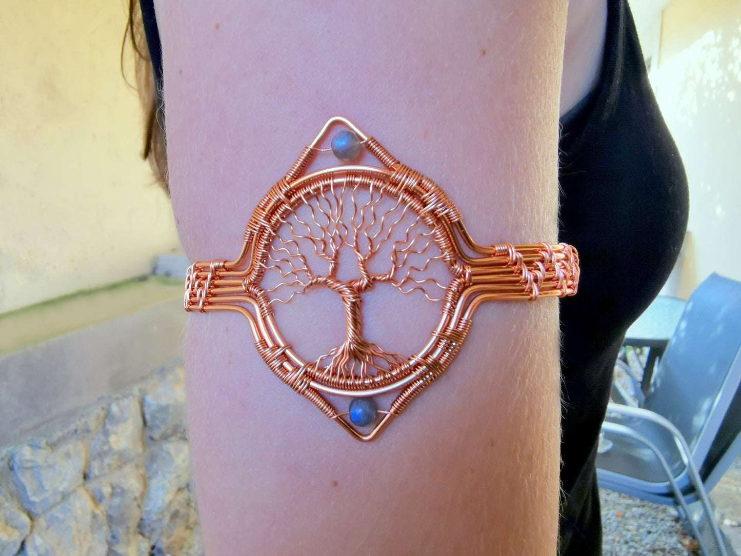 Tree arm ring with labradorite beads