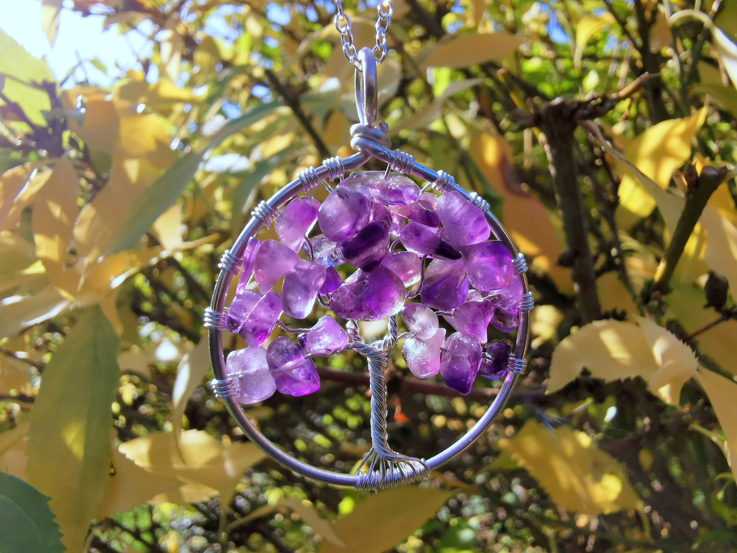 Tree pendant with amethyst gemstones