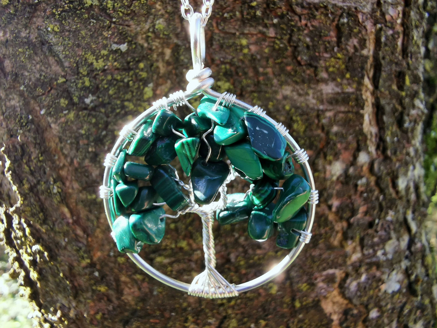 Tree pendant with malachite gemstones