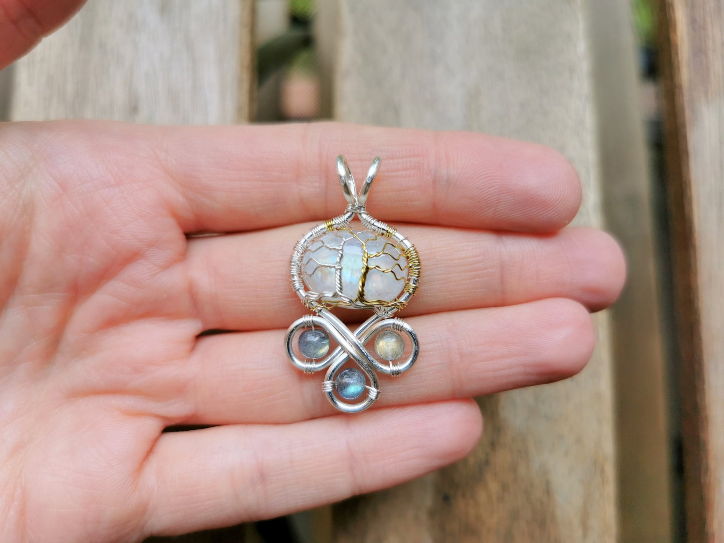 Fantasy inspired pendant: The Two Trees