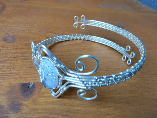 Tree arm ring with a moonstone gemstone