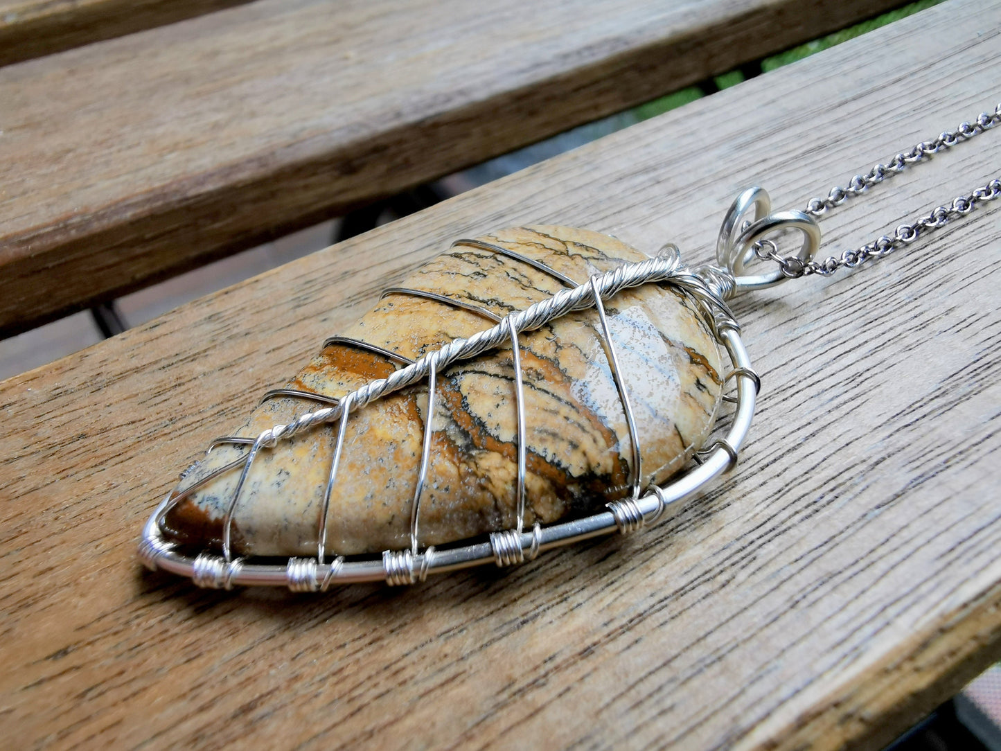 Leaf pendant with a jasper gemstone