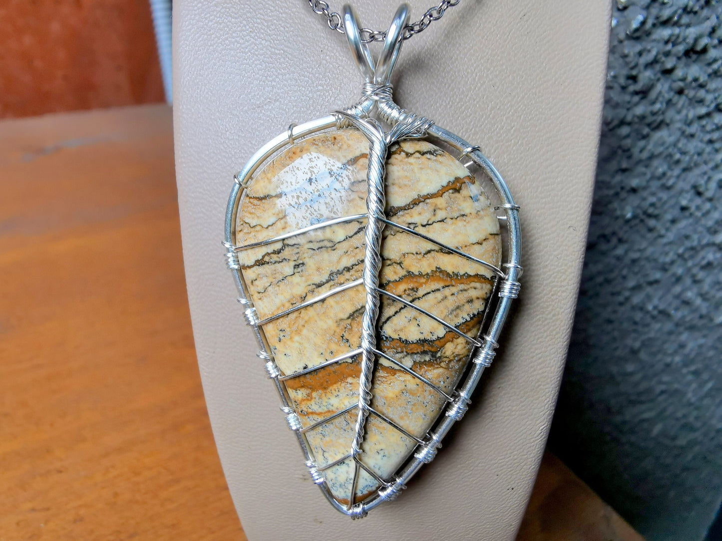Leaf pendant with a jasper gemstone