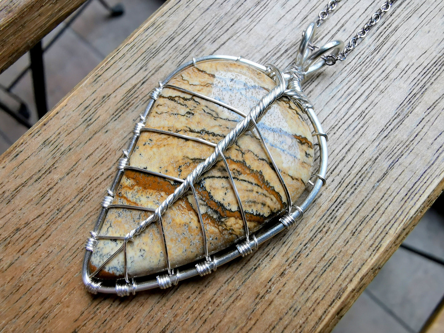 Leaf pendant with a jasper gemstone