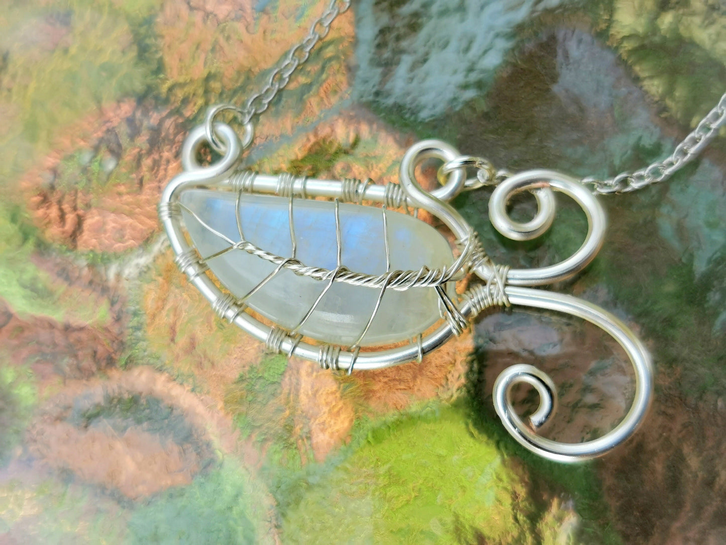 Leaf necklace with a moonstone gemstone