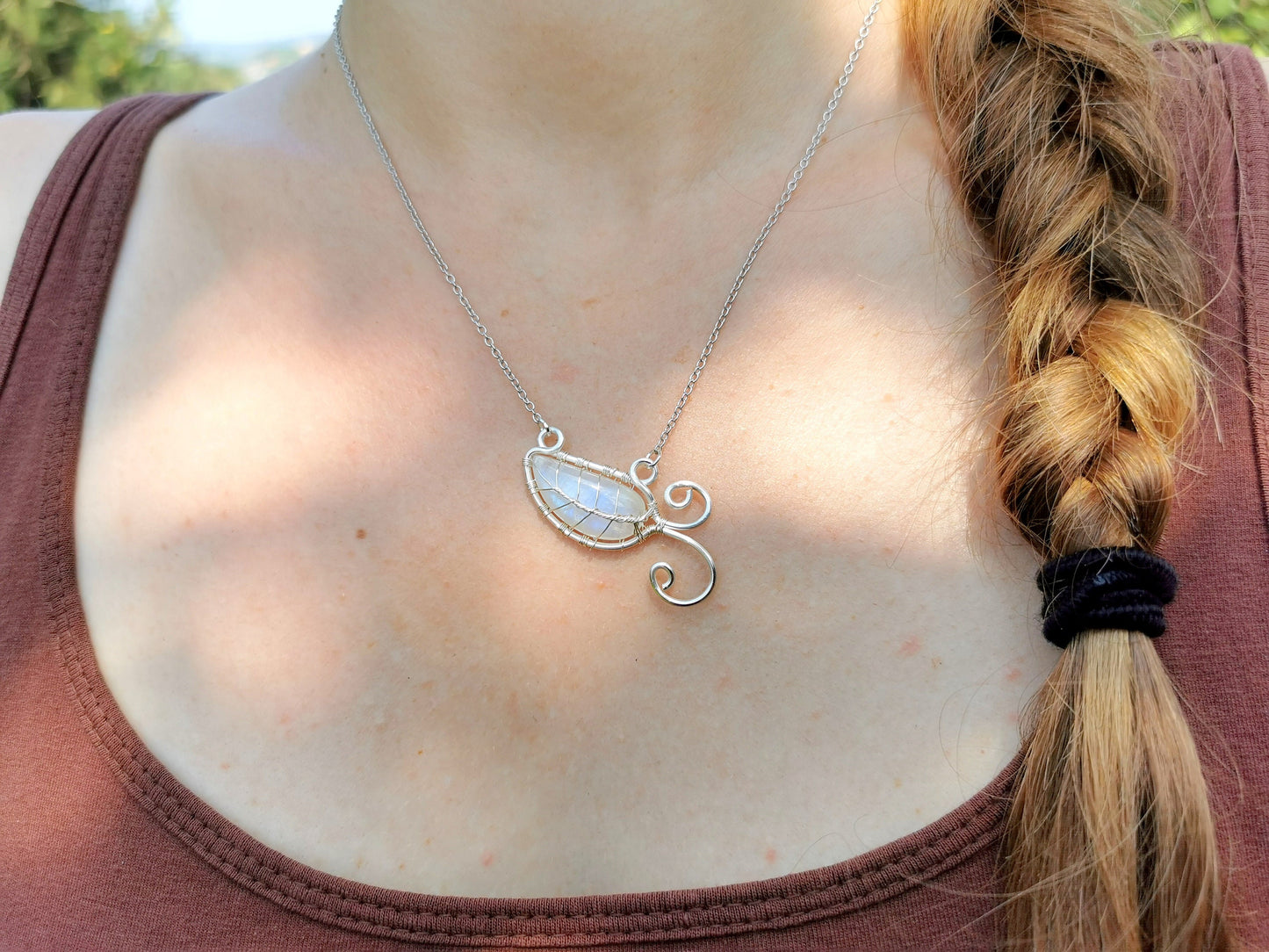 Leaf necklace with a moonstone gemstone
