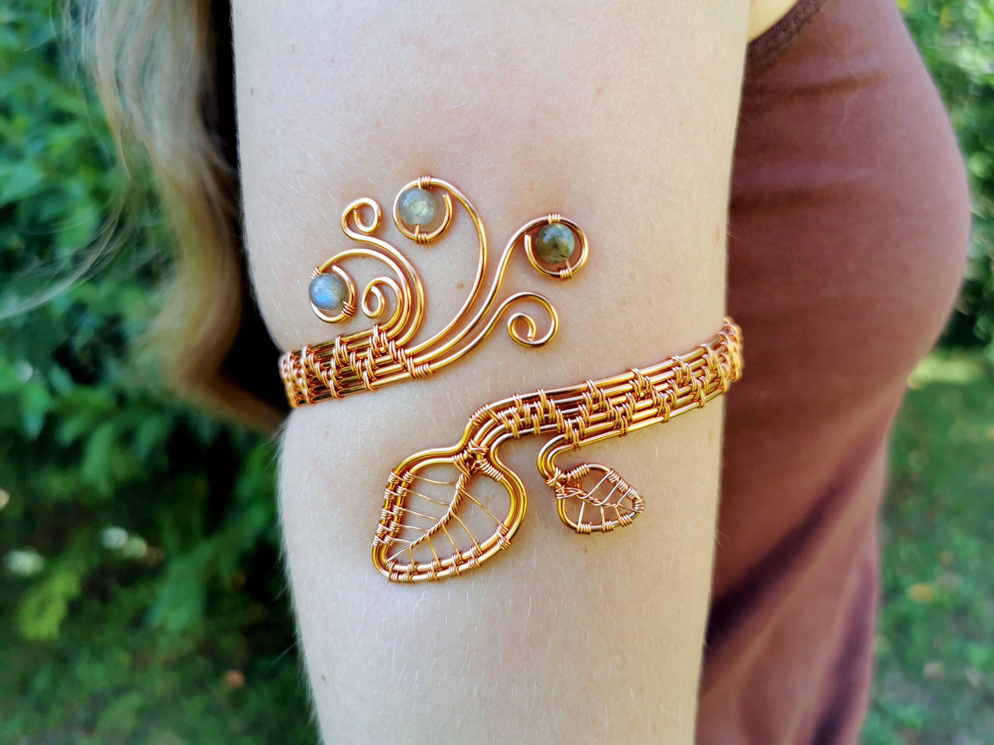 Leaf arm ring with labradorite beads