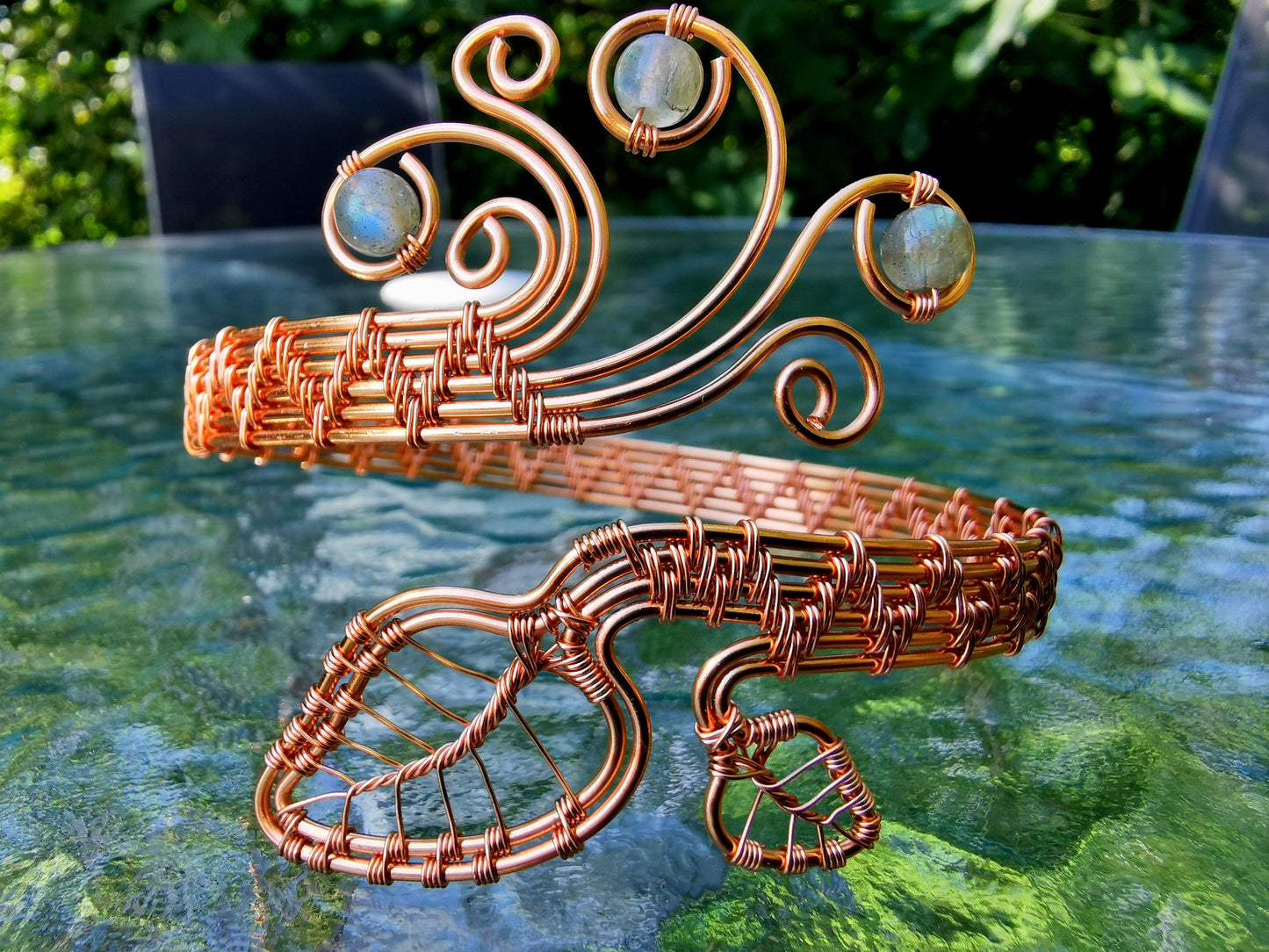 Leaf arm ring with labradorite beads