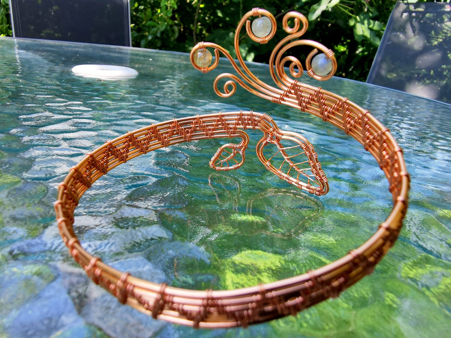 Leaf arm ring with labradorite beads