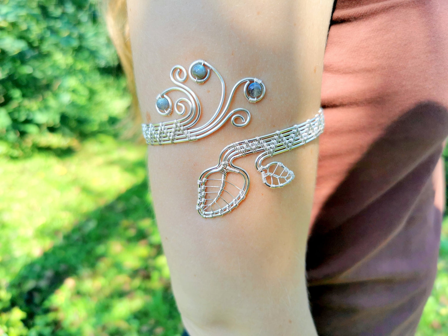 Leaf arm ring with labradorite beads