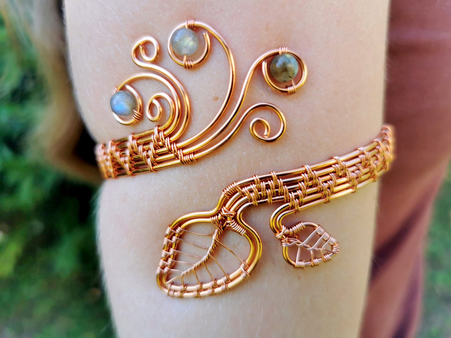 Leaf arm ring with labradorite beads