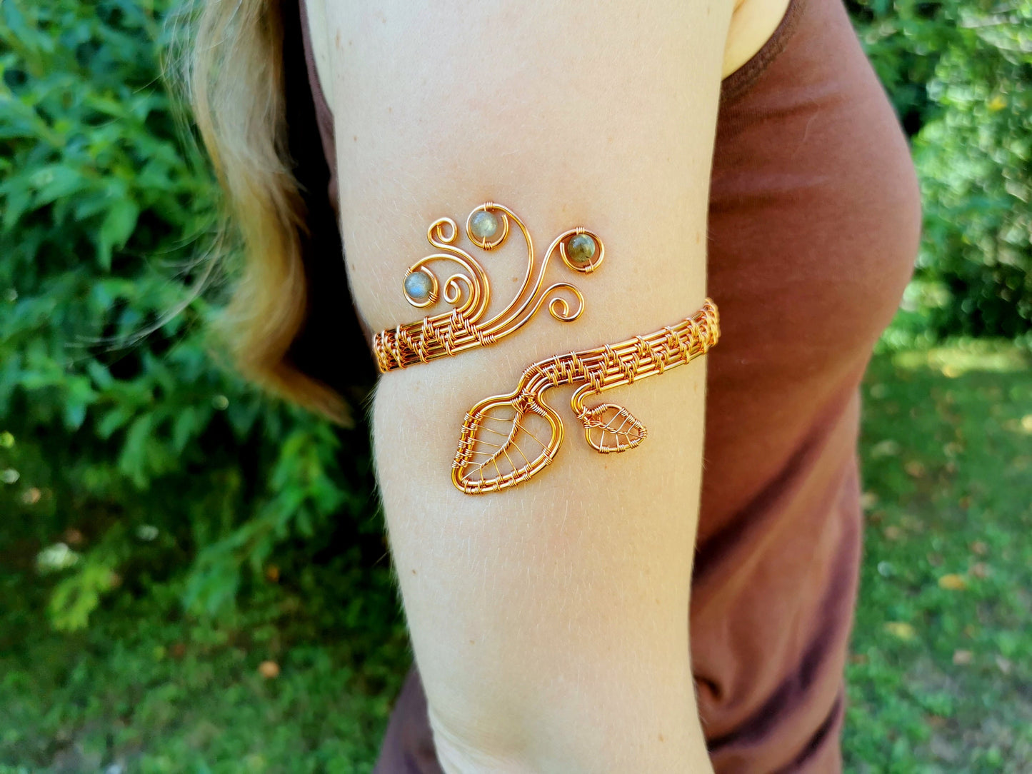 Leaf arm ring with labradorite beads