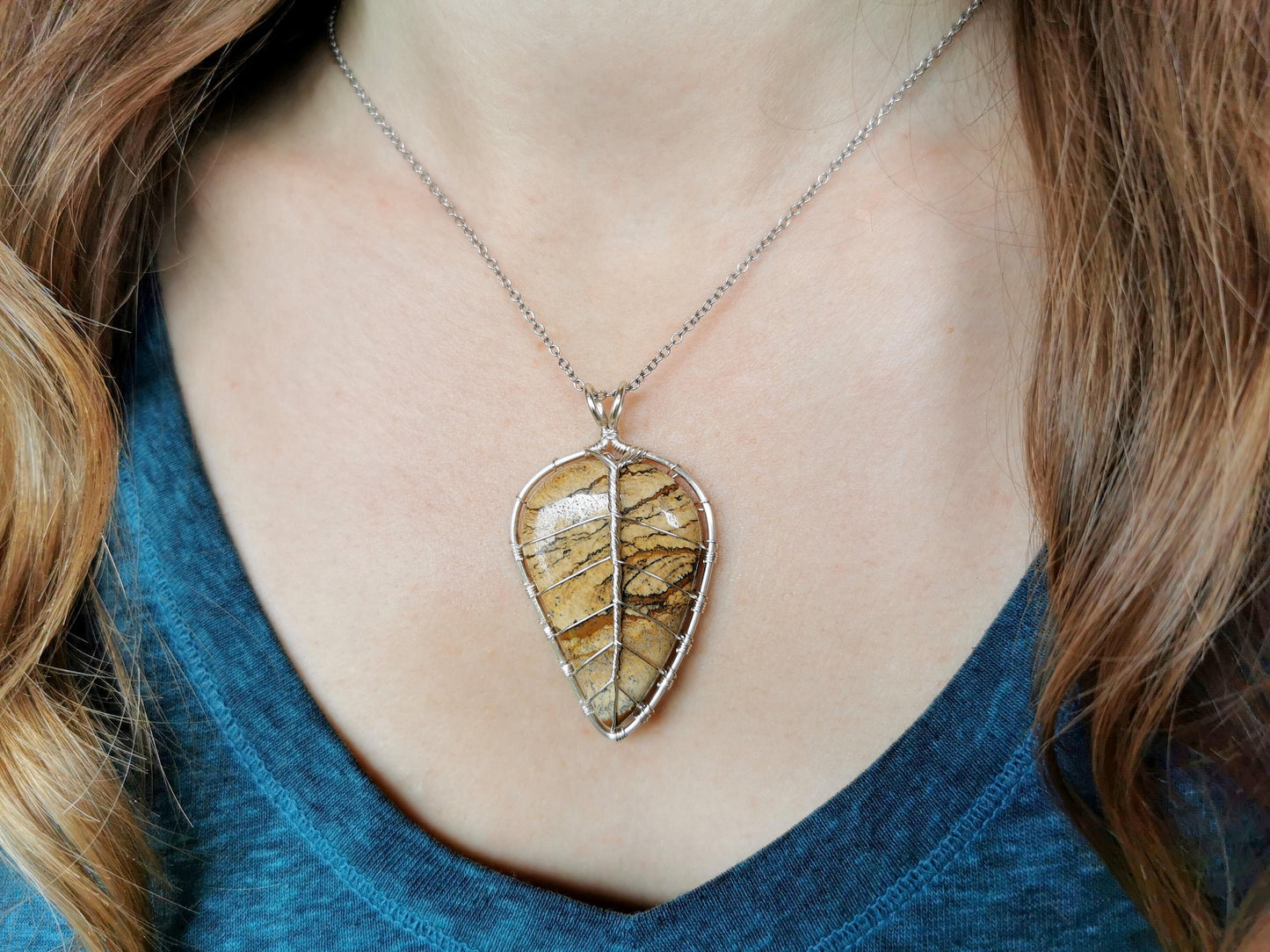 Leaf pendant with a jasper gemstone